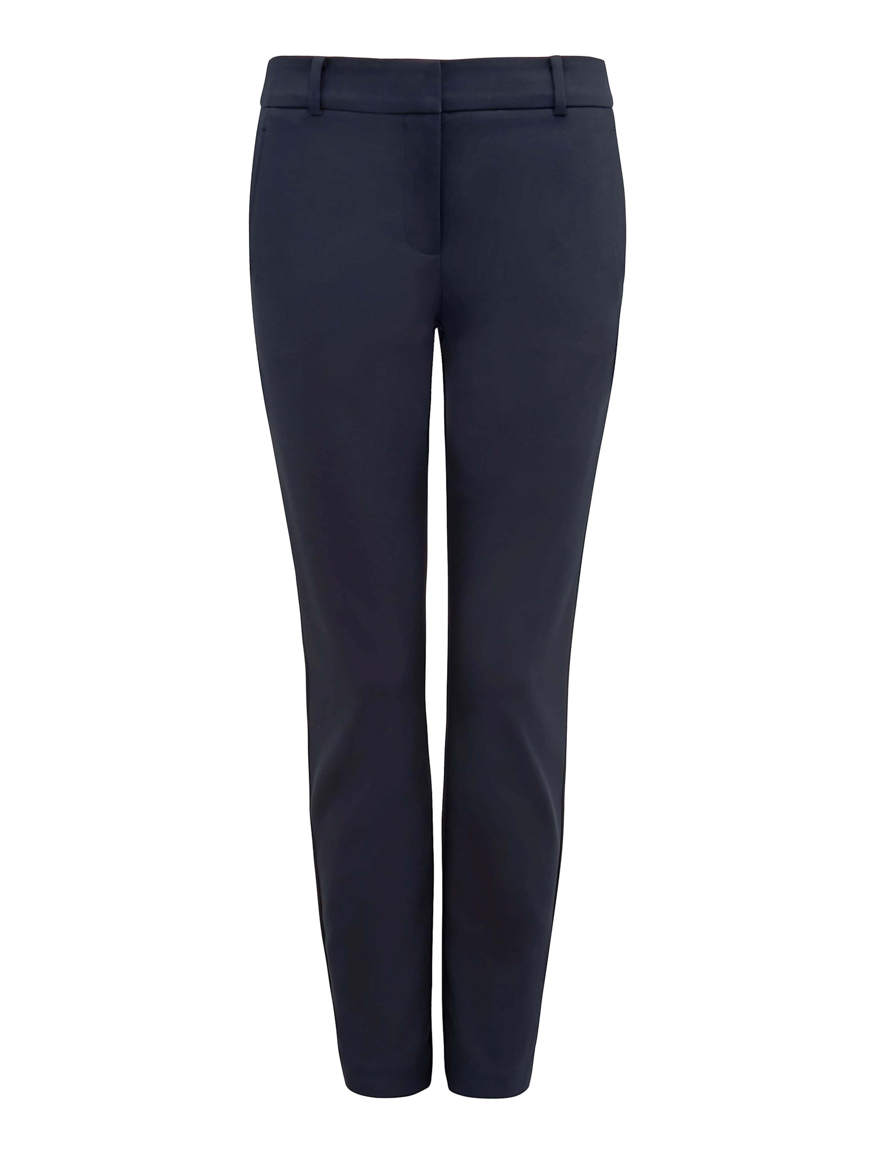 AllTerritories_Mannequin_24325410_F Mannequin