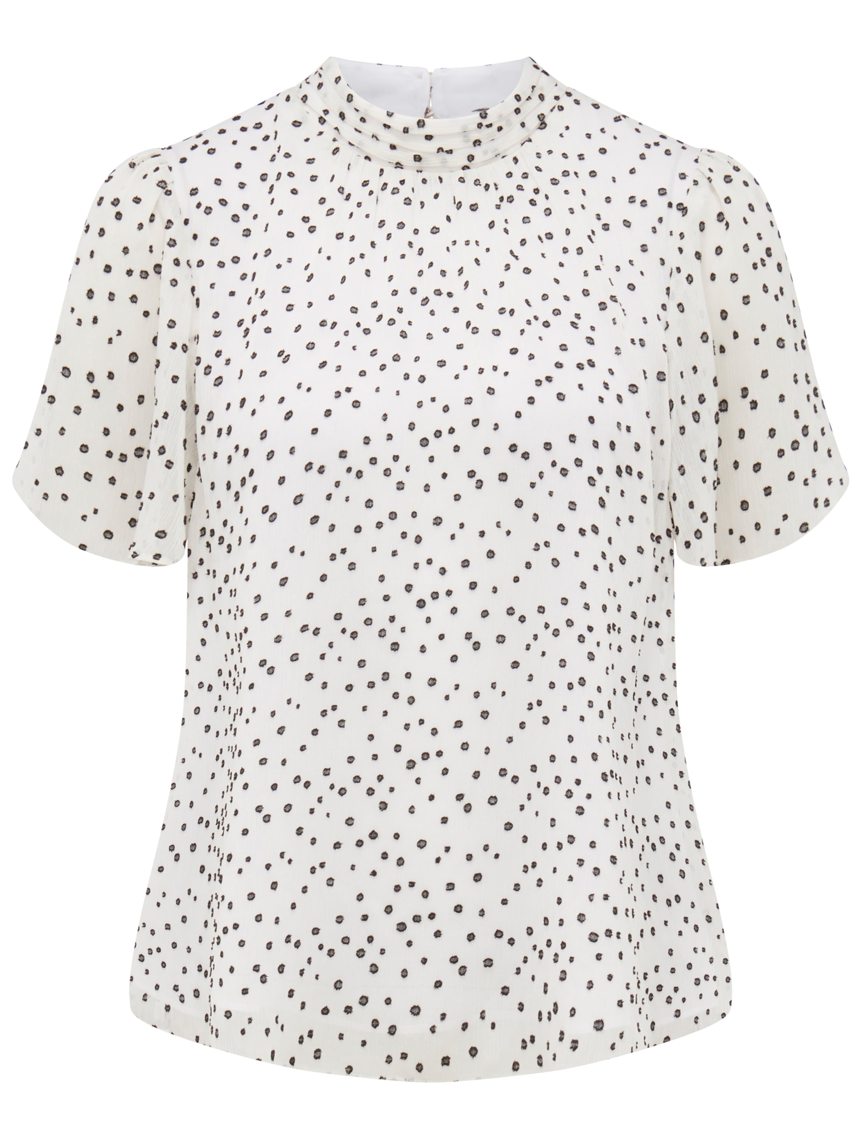 AllTerritories_Mannequin_25090701_F Mannequin