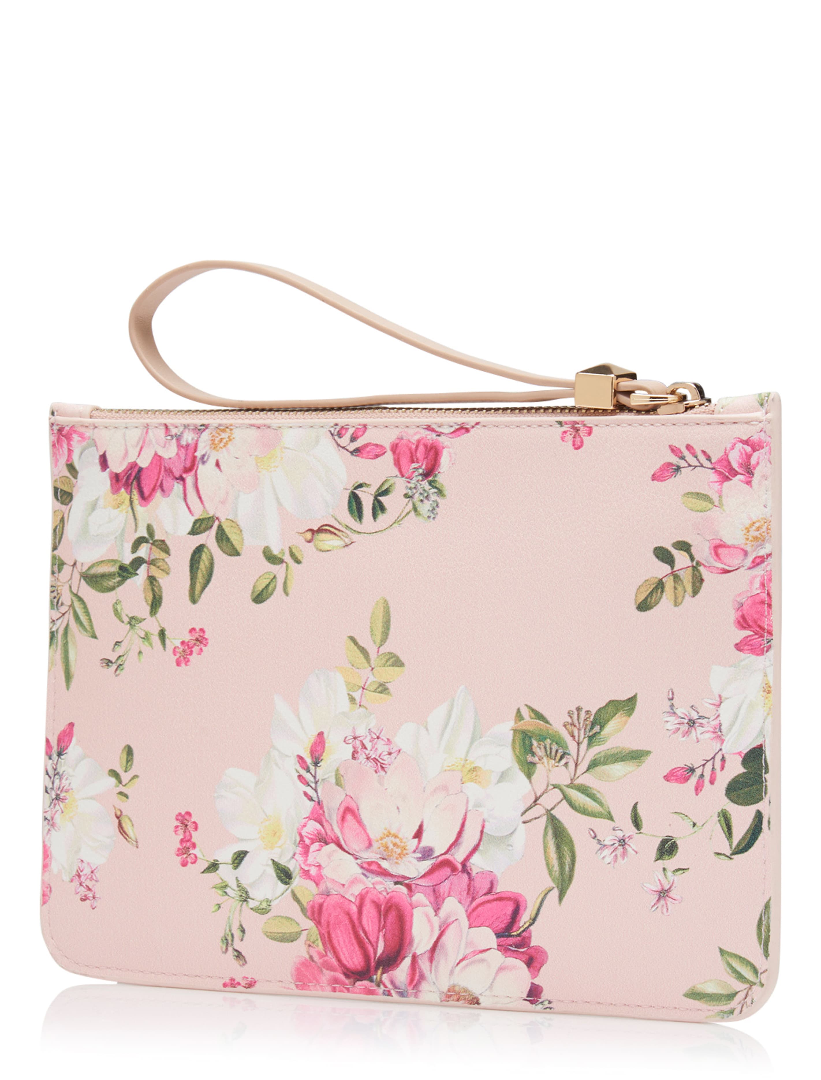 AllTerritories_Mannequin_25300402_B Mannequin