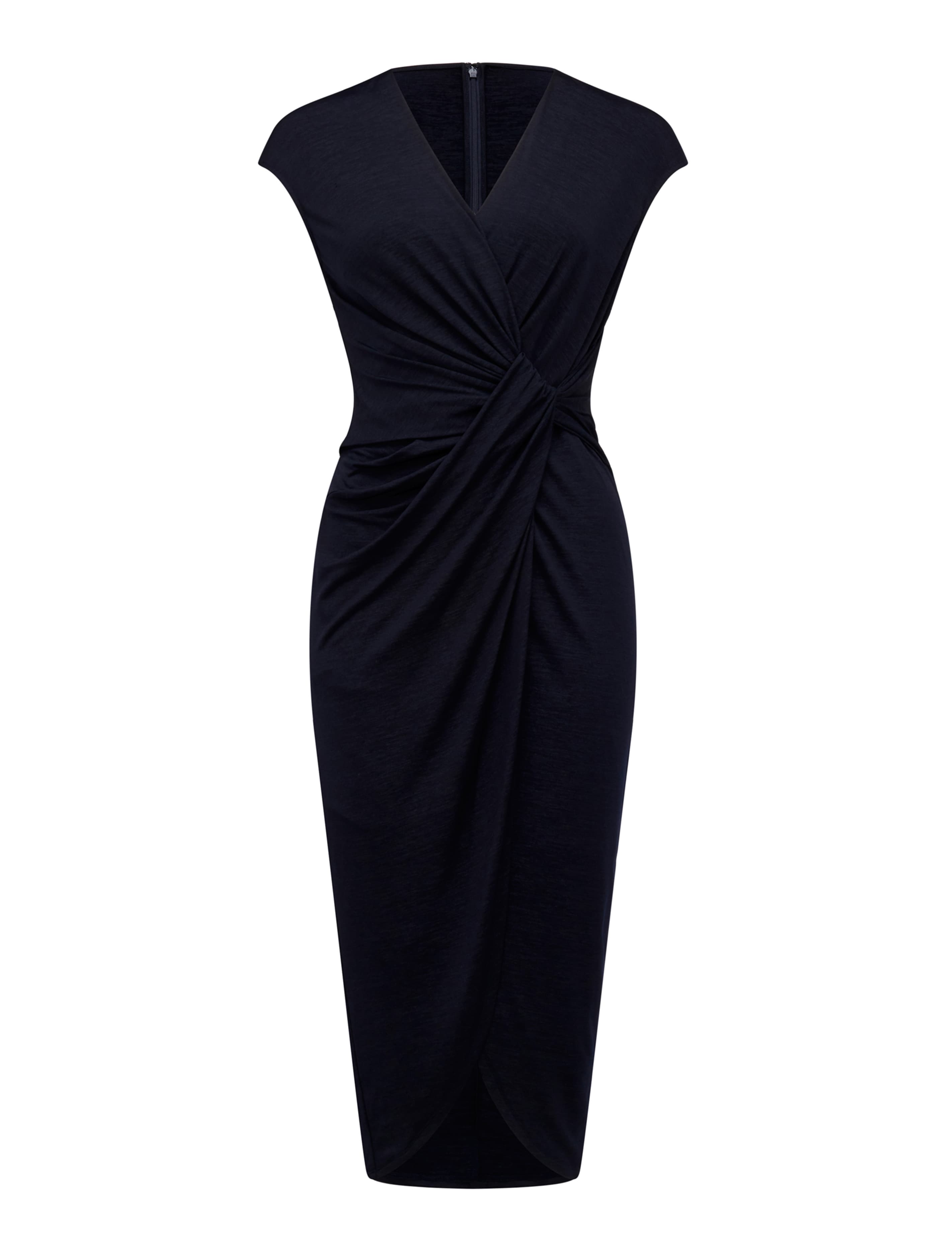 AllTerritories_Mannequin_25307901_F Mannequin